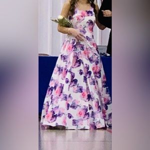 Gorgeous floral prom/homecoming dress!!